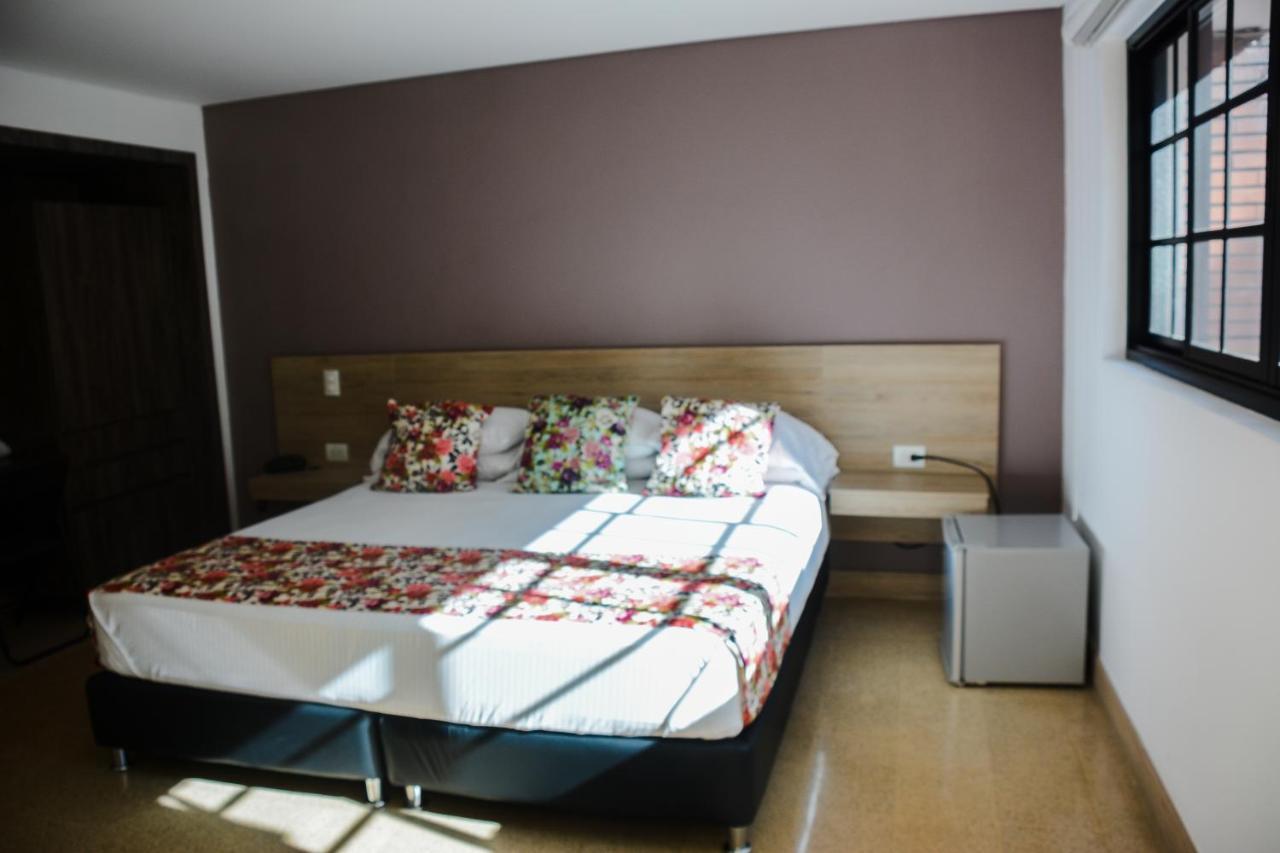 Hotel Poma Rosa Medellin Exterior photo