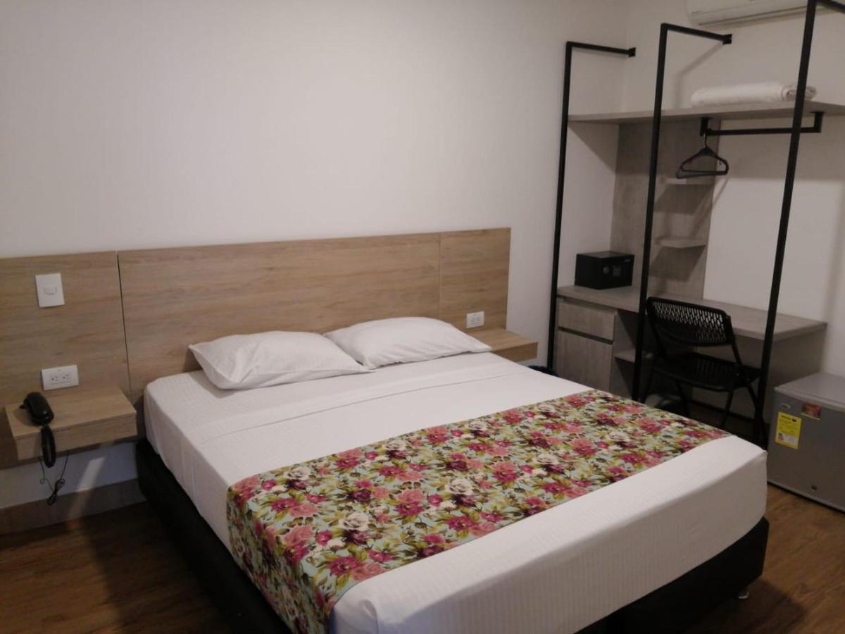 Hotel Poma Rosa Medellin Exterior photo