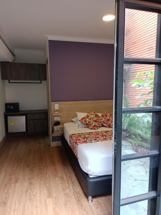Hotel Poma Rosa Medellin Exterior photo