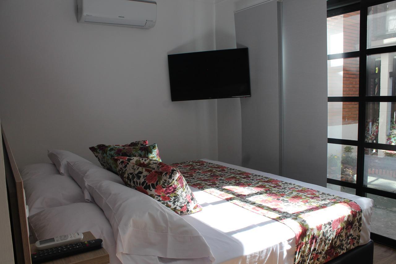Hotel Poma Rosa Medellin Exterior photo